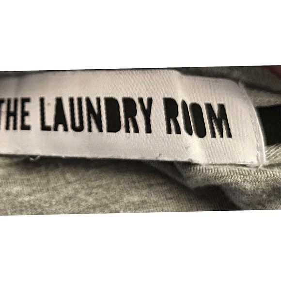 Sz L-the Laundry Room brand Friday I’m in Love sweatshirt ❤️ - Picture 4 of 7